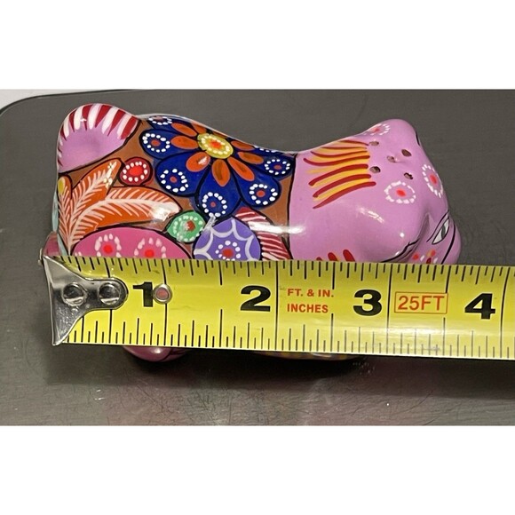 Mexican Talavera? Pig Saltshaker Pottery Colorful Painted Florals Signed DO RO - Picture 9 of 10